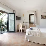Relais Angiolina Konukevi 4*