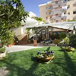 Konukevi Relais Angiolina 4*