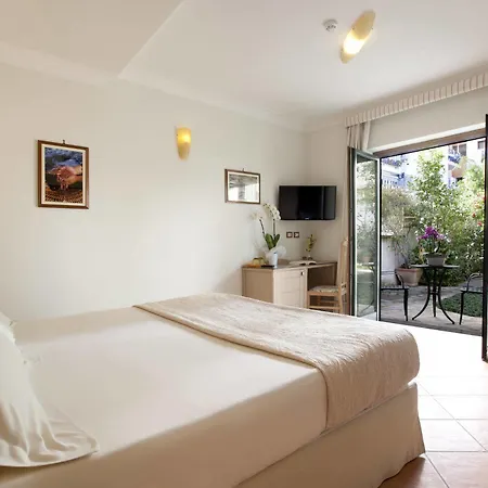Relais Angiolina 3*