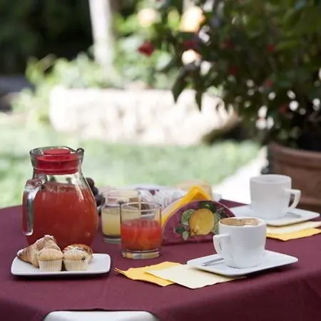 بيت ضيافة Relais Angiolina 4*