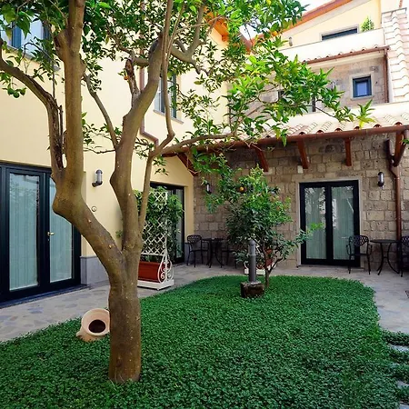 Konukevi Relais Angiolina 4*